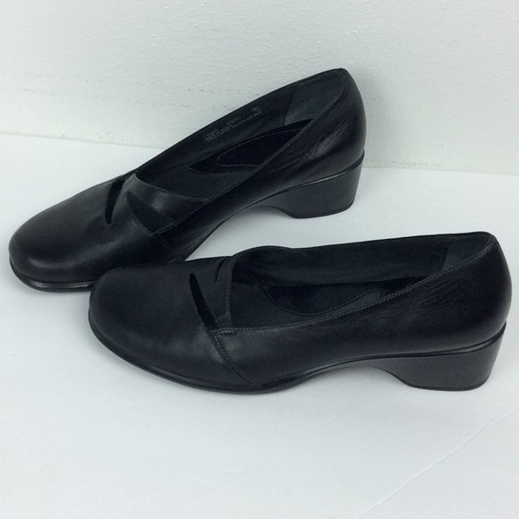 clarks ladies black loafers